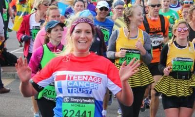 Teenage Cancer Trust great south run, runner waving 