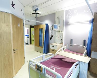 A side room with en-suite at Bristol Children's Hospital