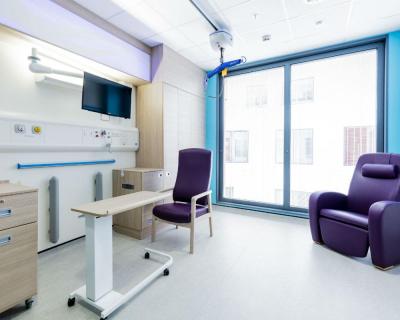 Glasgow unit bedroom with tv