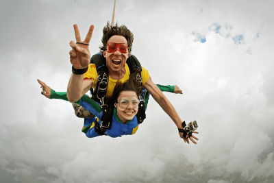 quirky fundraising ideas - skydive