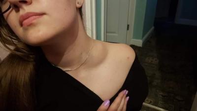 Young person with Hodgkin lymphoma, showing a lump on collar bone