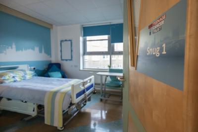 Sheffield Teenage Cancer Trust unit bedroom