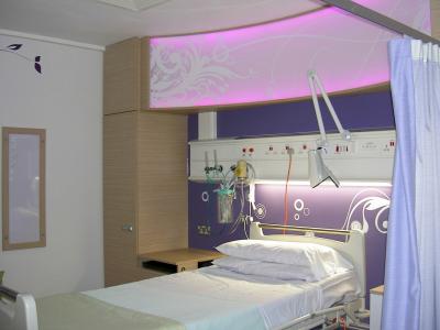Leeds General Infirmary Teenage Cancer Trust unit bedroom